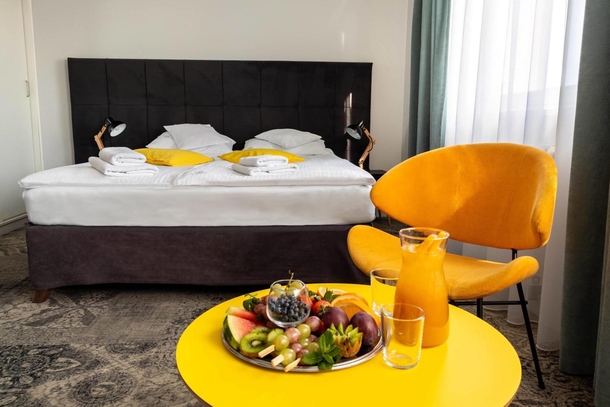 Hotel Nafta 크로스노 외부 사진