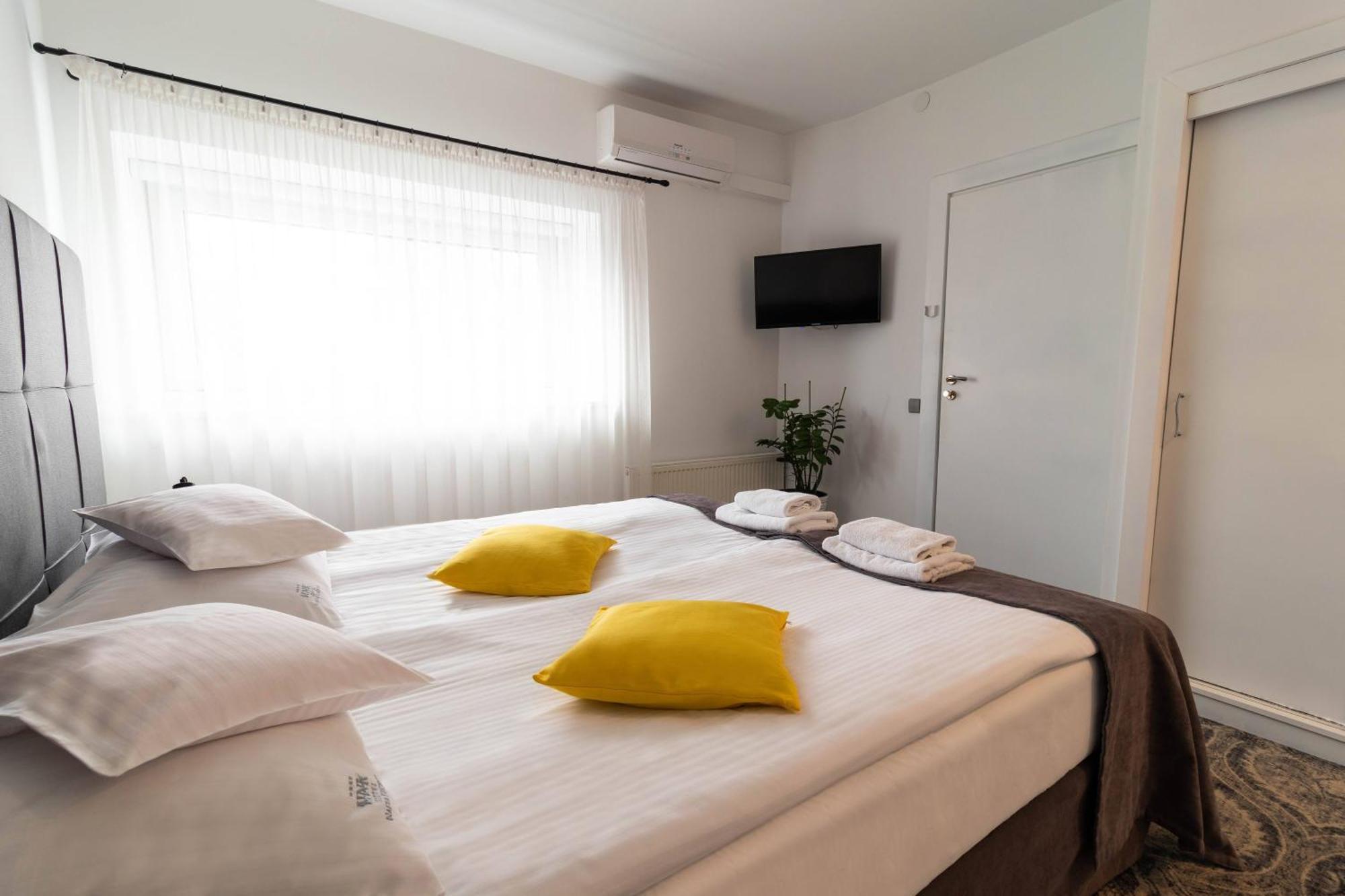Hotel Nafta 크로스노 외부 사진