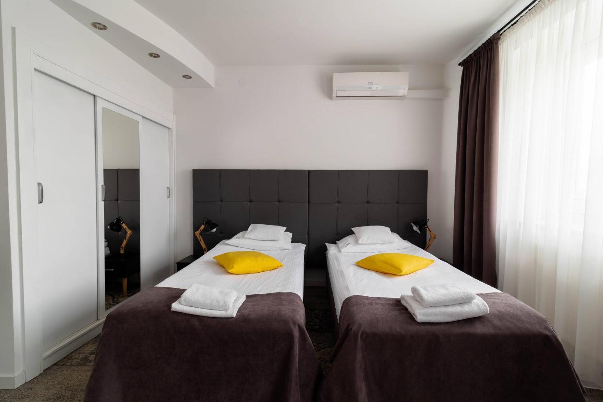 Hotel Nafta 크로스노 외부 사진